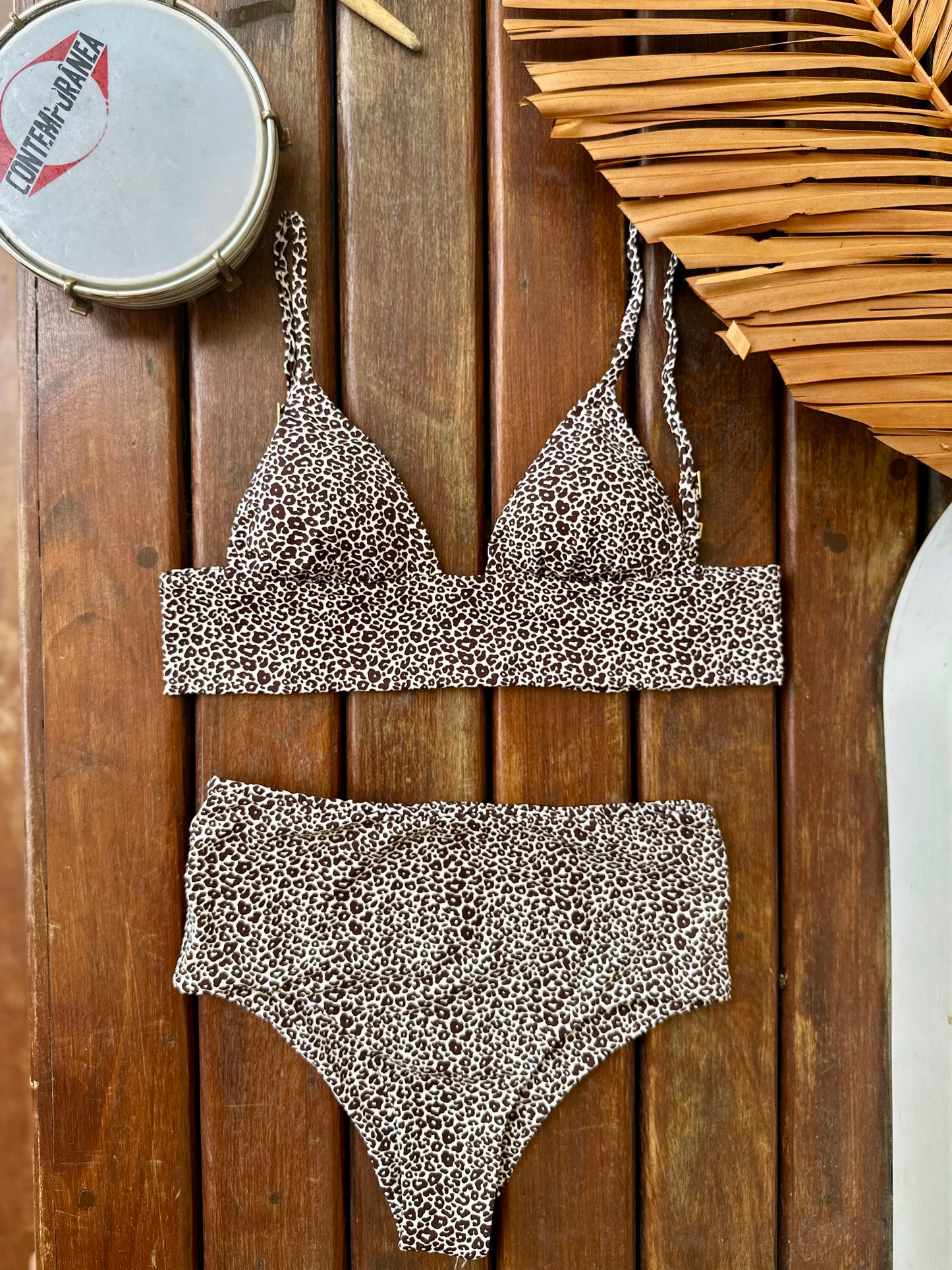 Biquini faixa hotpants oncinha marrom